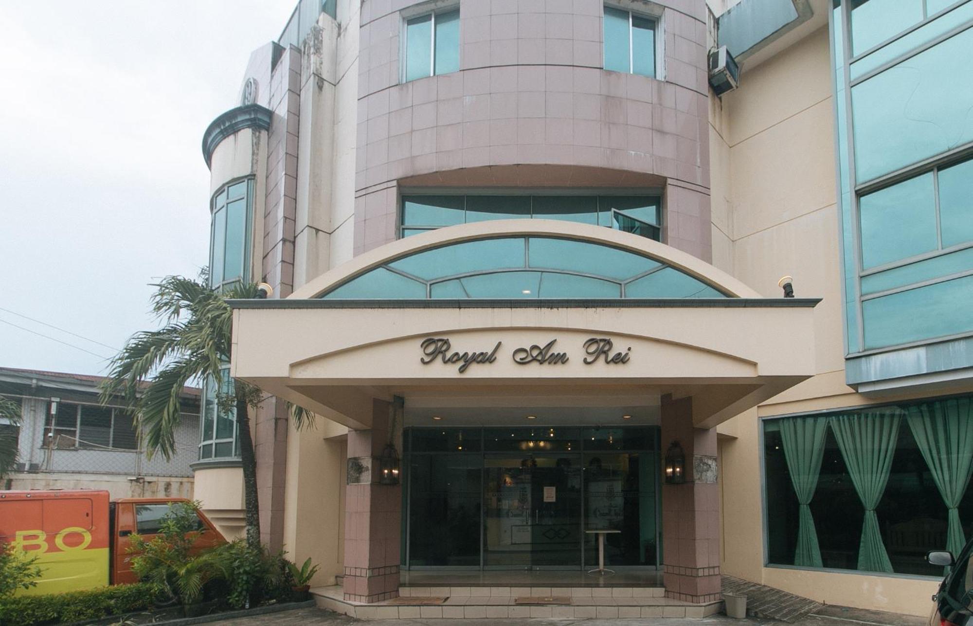 Royal Am Rei Hotel By Reddoorz Bacolod Exterior photo